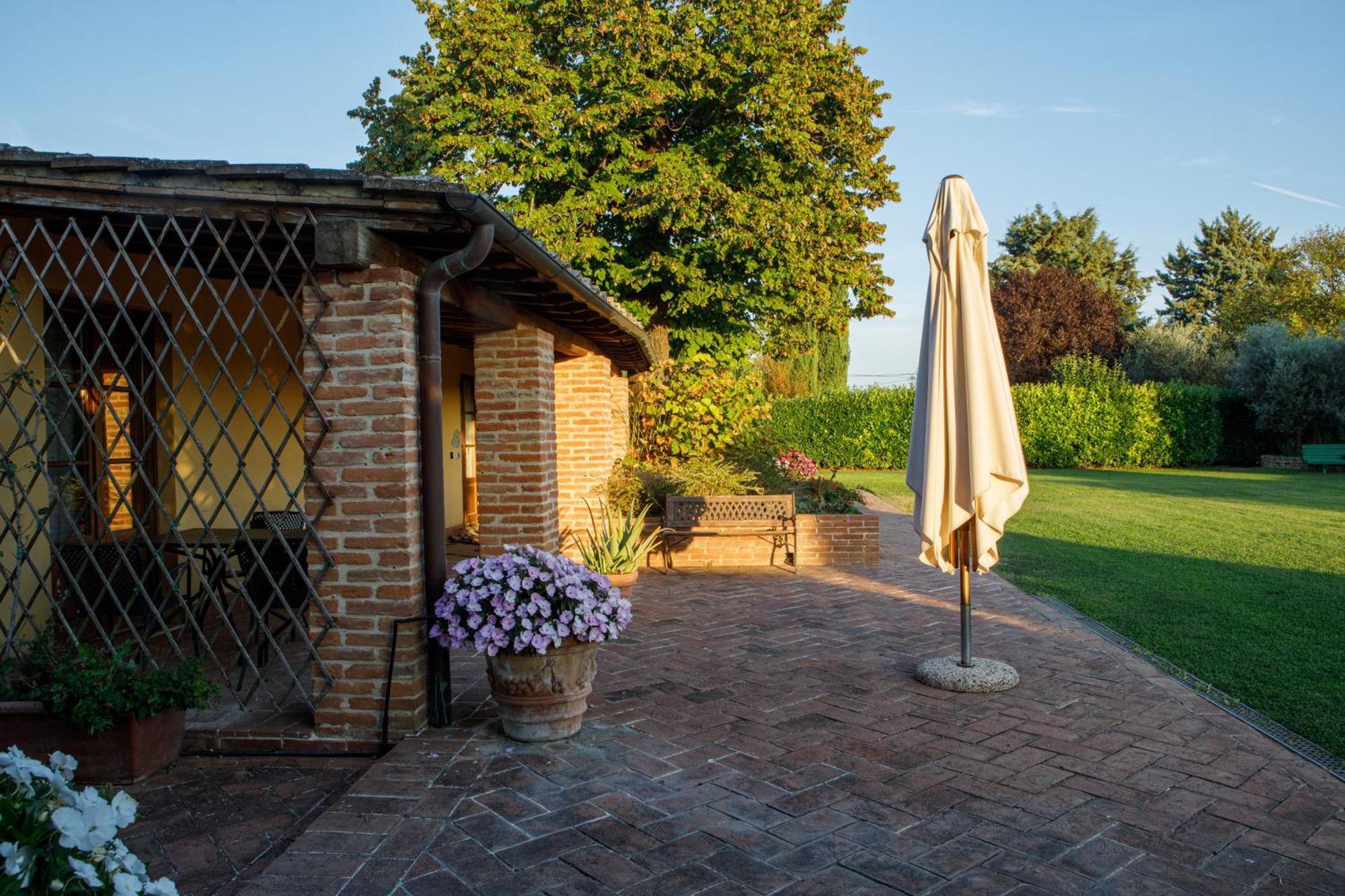 Borgo Villa Risi Siena Exterior foto